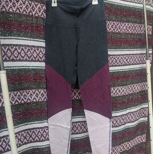 5/$25 OLD NAVY ACTIVE LEGGINGS